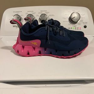 Women’s Reebok Zig Dynamica Size 9.5 Blue and Pink Shoes